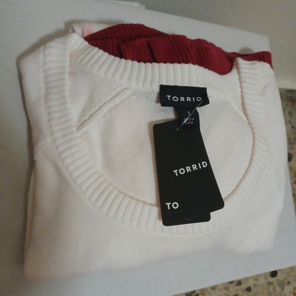 NWT Torrid White RED Tie Dye Sweater Sz - Picture 5 of 6